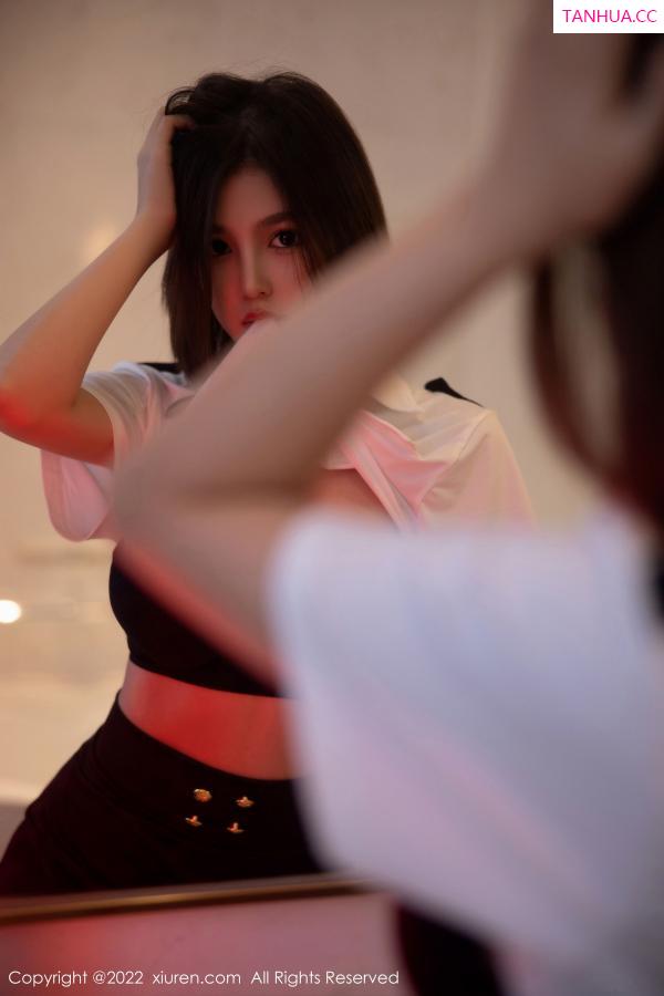   [XiuRen]高清写真图 2022.11.07 No.5815 美羊羊 黑丝美腿第20张图片